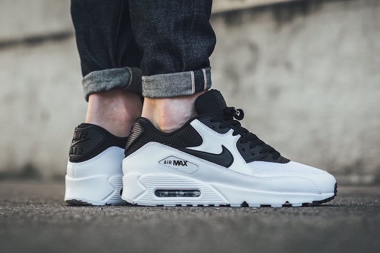 monochromatic air max 90